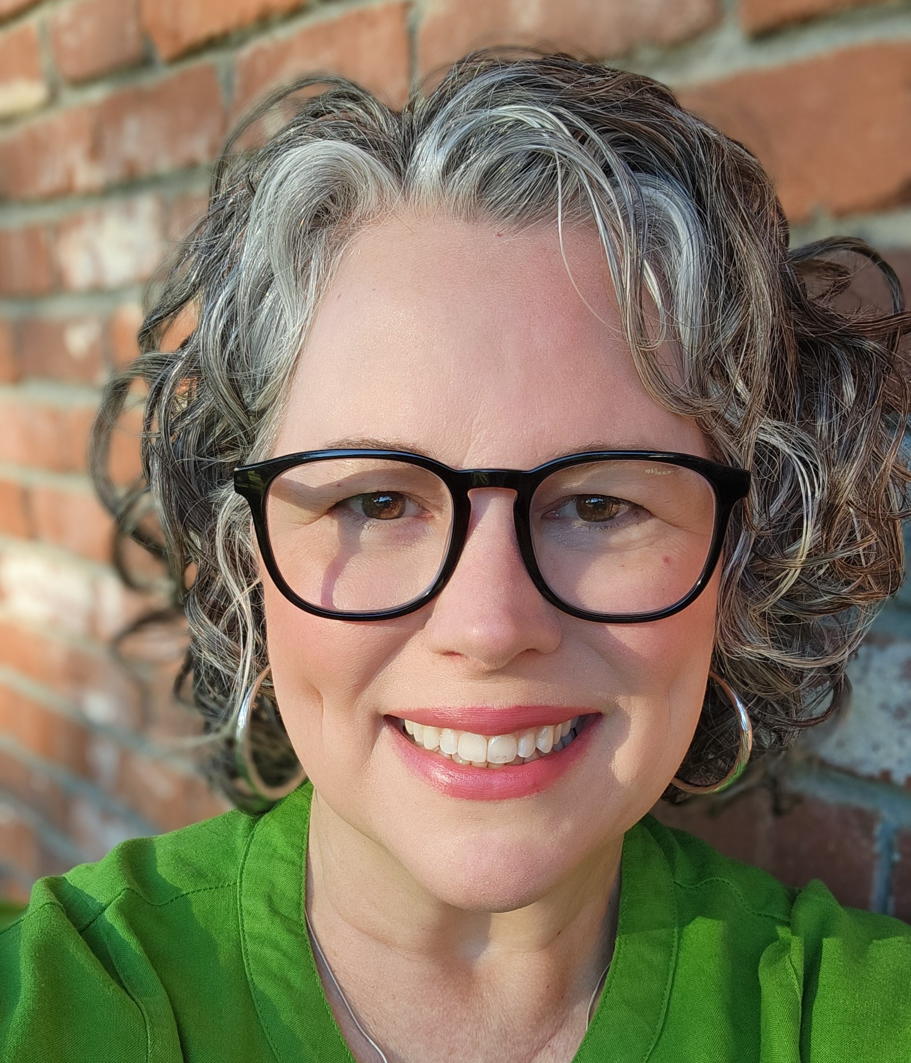 Shana Dow Author Photo